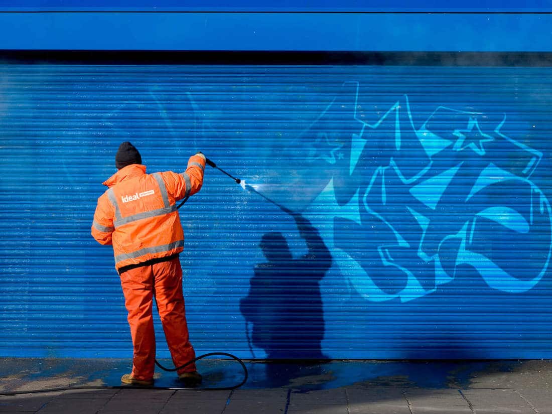 graffiti removalist
