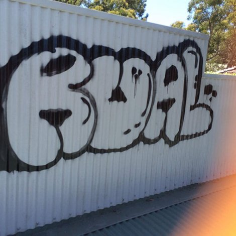 Graffiti Removal from metal